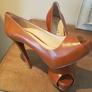 GUESS Platform Pump Heel Mahogany Brown 8.5 New